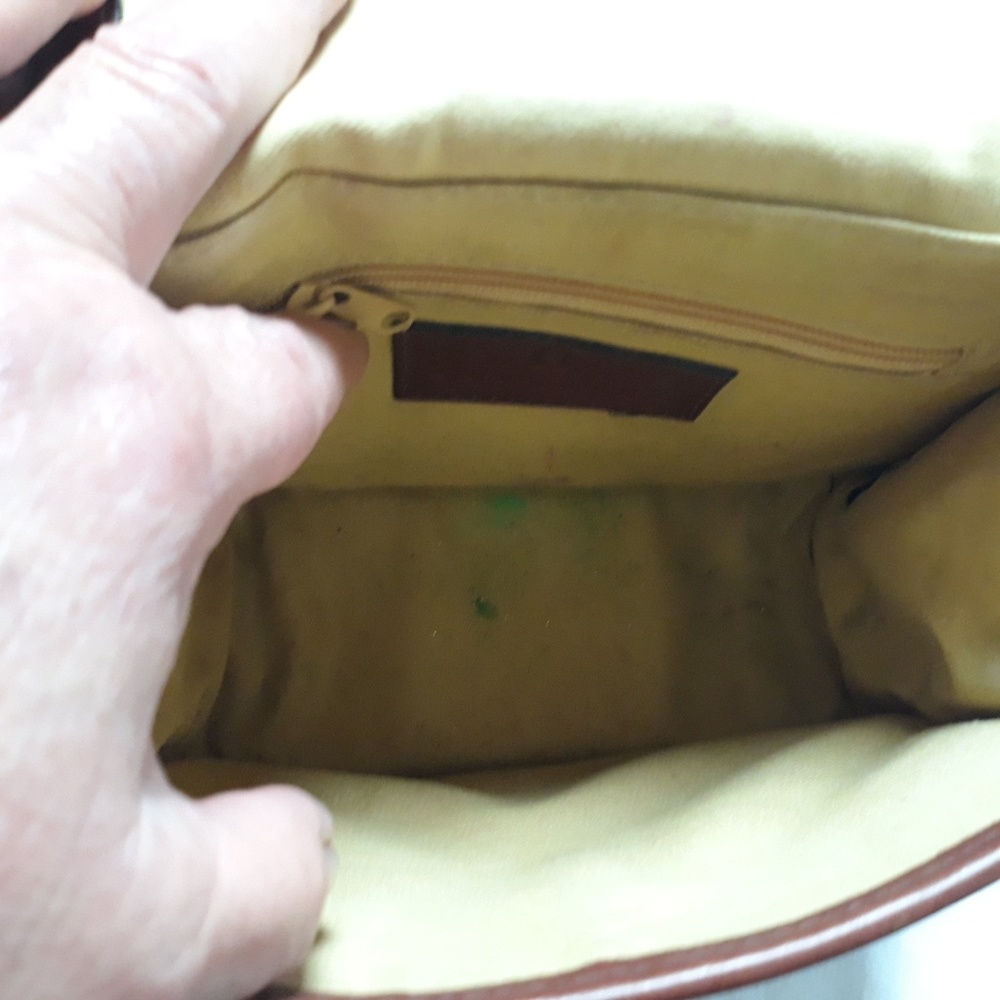 Etienne Aigner hand bag - Picture 3 of 4